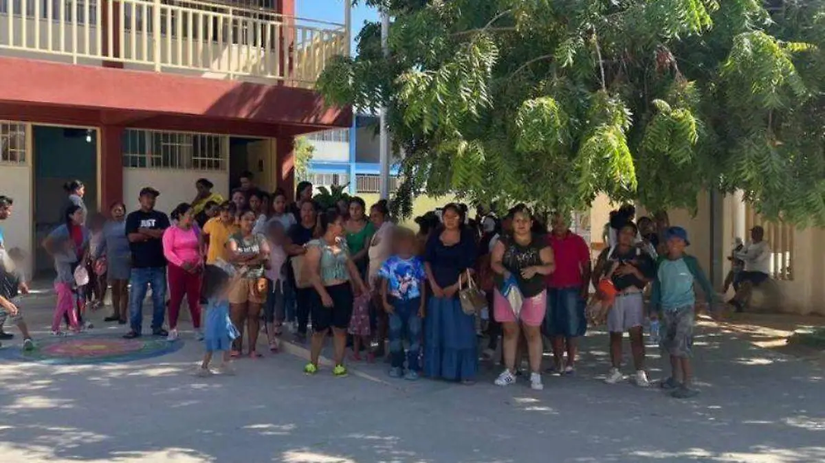 estudiantes sin lugar los cabos